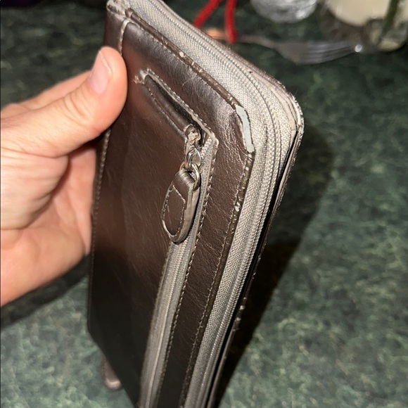 Etienne Aigner DELTA style 2421X Metallic Brown Zip Around Wallet - Picture 12 of 16